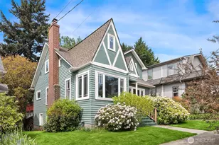 3917 Interlake Ave N, Seattle, WA 98103 - Photo 2