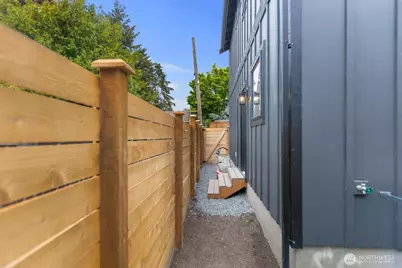 304 NW 45th Street, Seattle, WA 98107 - Photo 28