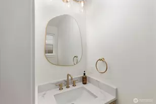 304 NW 45th St, Seattle, WA 98107 - Photo 12