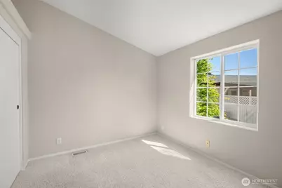 23606 Lake Dr W, Bothell, WA 98021 - Photo 20