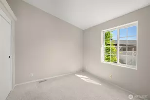 23606 Lake Dr W, Bothell, WA 98021 - Photo 20