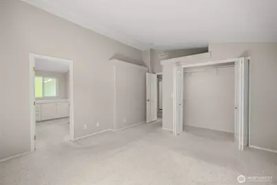23606 Lake Dr W, Bothell, WA 98021 - Photo 16