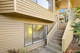917 N 100th St, Seattle, WA 98133 - Photo 4