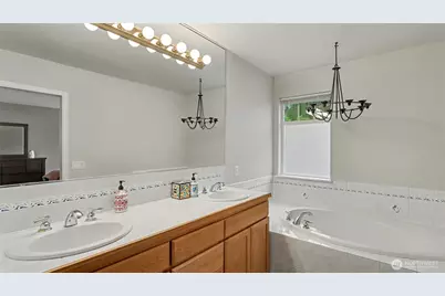 18637 172nd Place SE, Renton, WA 98058 - Photo 24