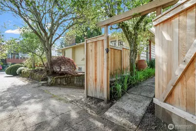 7217 28th Avenue NW, Seattle, WA 98117 - Photo 32