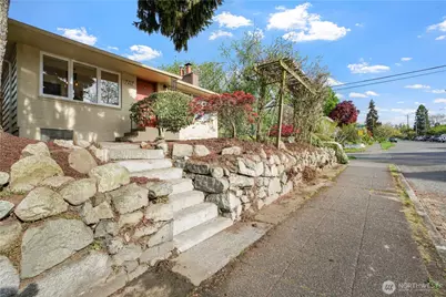 7217 28th Avenue NW, Seattle, WA 98117 - Photo 2