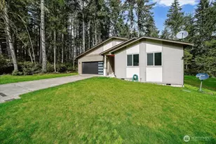11714 Lake Pl, Anderson Island, WA 98303 - Photo 2