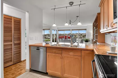 1964 26th Avenue W #203, Seattle, WA 98199 - Photo 12