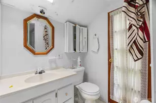 6105 Elizan Dr NW, Olympia, WA 98502 - Photo 18