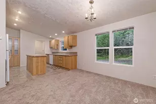 221 SE Fuchsia Ave, Shelton, WA 98584 - Photo 8