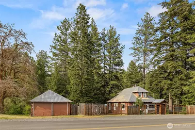 416 W Fifth Street, Cle Elum, WA 98922 - Photo 1