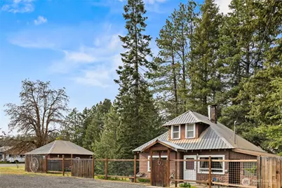 416 W Fifth Street, Cle Elum, WA 98922 - Photo 2