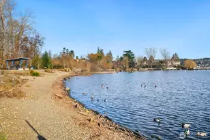 9030 Seward Park Ave S, Seattle, WA 98118 - Photo 24