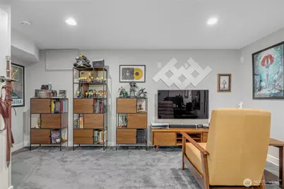 1803 Bigelow Avenue N, Seattle, WA 98109 - Photo 22