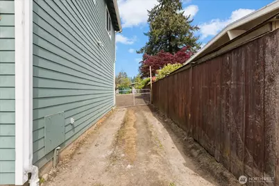 2111 201st Place SW, Lynnwood, WA 98036 - Photo 30