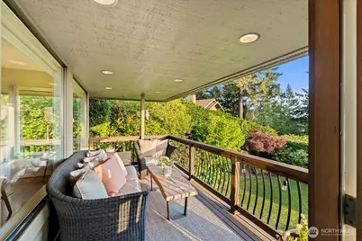 8297 SE 82nd Street, Mercer Island, WA 98040 - Photo 8