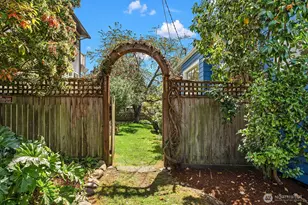 715 N 72nd St, Seattle, WA 98103 - Photo 30
