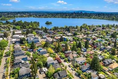715 N 72nd Street, Seattle, WA 98103 - Photo 36