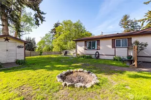 4331 Hamilton Dr, Oak Harbor, WA 98277 - Photo 4