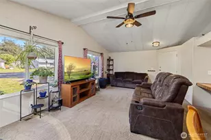 4331 Hamilton Dr, Oak Harbor, WA 98277 - Photo 8