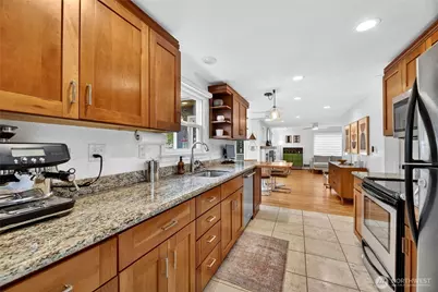 6715 35th Avenue SW, Seattle, WA 98126 - Photo 12