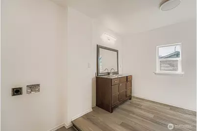 105 E 96th Street, Tacoma, WA 98445 - Photo 12