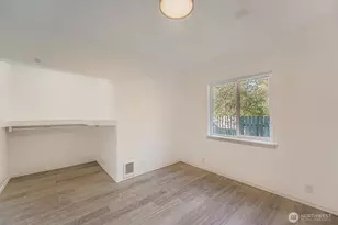 105 E 96th St, Tacoma, WA 98445 - Photo 16