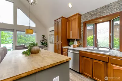 40420 Ski Park Rd E, Eatonville, WA 98328 - Photo 16