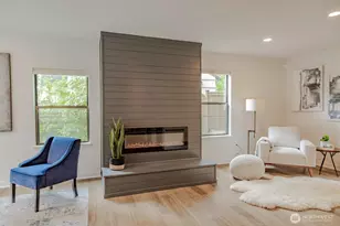 912 NE 115th St, Seattle, WA 98125 - Photo 8