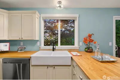 9313 NE 126th Place, Kirkland, WA 98034 - Photo 8