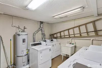 2100 N 106th Street #304, Seattle, WA 98133 - Photo 14