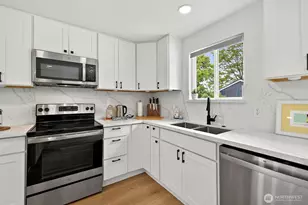 11303 14th Ave SW, Seattle, WA 98146 - Photo 10