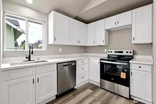 14101 10th Ave S, Tacoma, WA 98444 - Photo 12