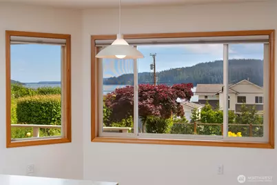 6404 Warren Street, Anacortes, WA 98221 - Photo 8