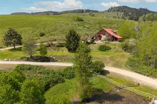 373 Rendezvous Rd, Winthrop, WA 98862 - Photo 2