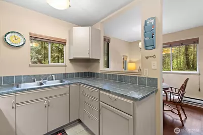 6989 Snoqualmie Place, Glacier, WA 98244 - Photo 14