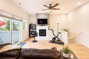 23782 SE Summerhill Ln, Issaquah, WA 98029 - Photo 2