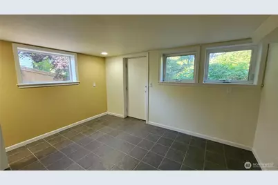 1419 108th Avenue SE, Bellevue, WA 98004 - Photo 4