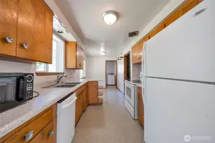 1005 9th St NE, Auburn, WA 98002 - Photo 8