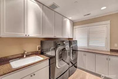 10616 Rainier Ave S, Seattle, WA 98178 - Photo 20