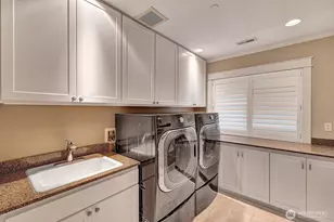10616 Rainier Ave S, Seattle, WA 98178 - Photo 20