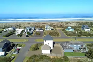 1140 Ocean Shores Blvd SW, Ocean Shores, WA 98569 - Photo 2