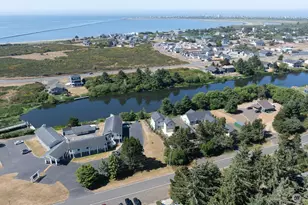 1042 Point Brown Ave SE, Ocean Shores, WA 98569 - Photo 4