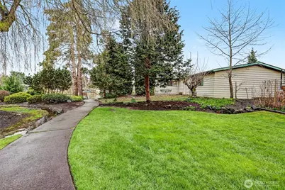 23809 Lake Drive E, Bothell, WA 98021 - Photo 30