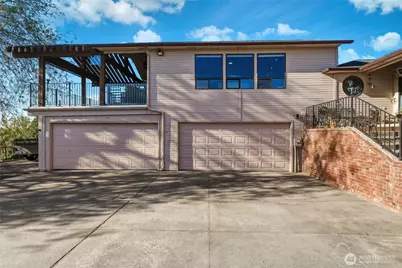 1520 Kaniksu Loop, Walla Walla, WA 99362 - Photo 2