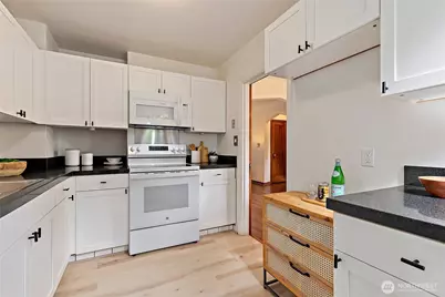 1711 NE 113th Street, Seattle, WA 98125 - Photo 8