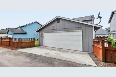 7409 Village Drive, Sumner, WA 98390 - Photo 2