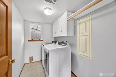 7409 Village Drive, Sumner, WA 98390 - Photo 10