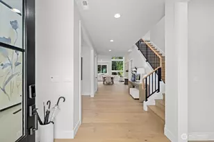 12112 94th Pl NE, Kirkland, WA 98034 - Photo 2