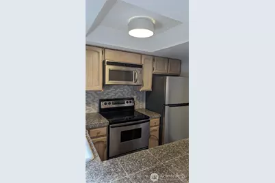 10819 NE 37th Place #107, Bellevue, WA 98004 - Photo 6